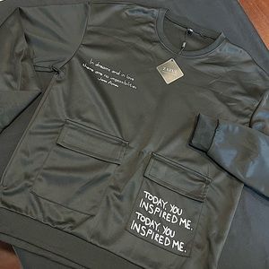 NWT zaful black crewneck with designs, size large